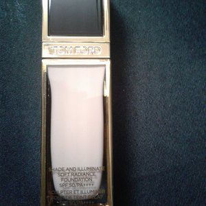 Tom Ford - Shade and Illuminate Soft Radiance Foundation - Shade 2.5 Linen